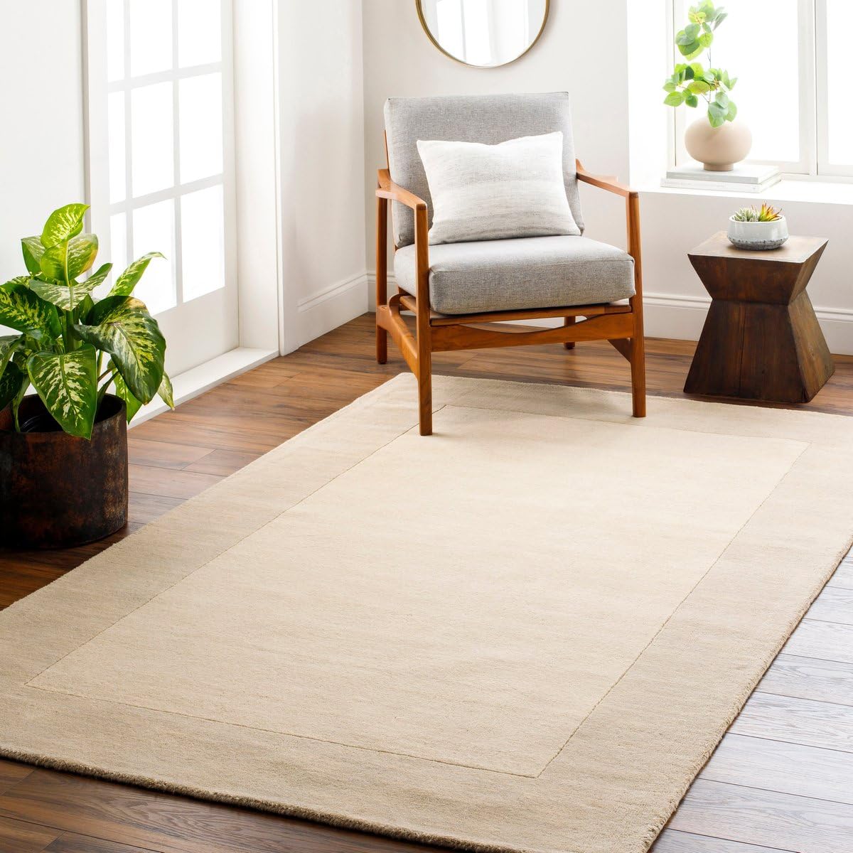 Casa Loom Hand-Tufted Wool Border Rug
