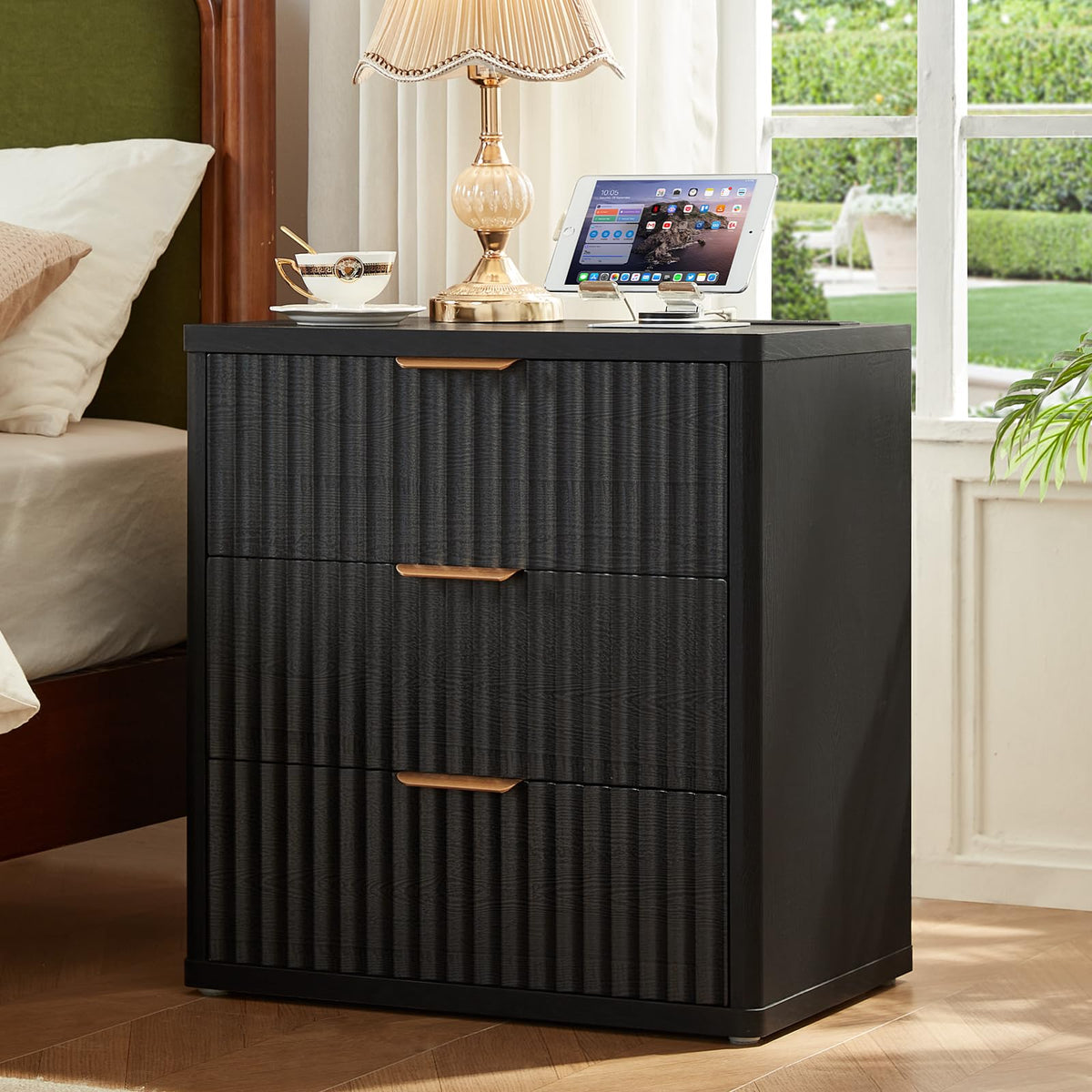 LEYAOYAO Fluted Three-Drawer Nightstand