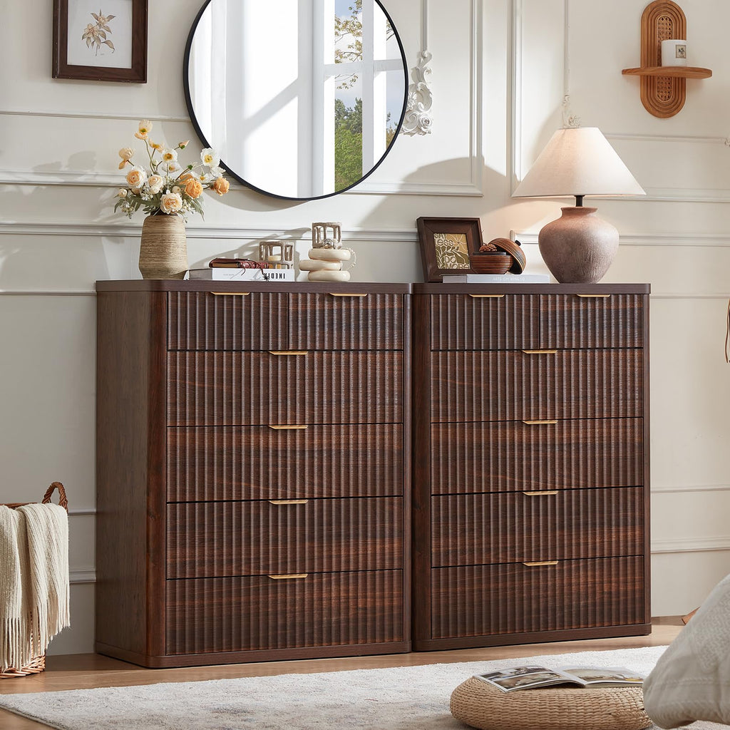 LEYAOYAO Fluted Three-Drawer Nightstand