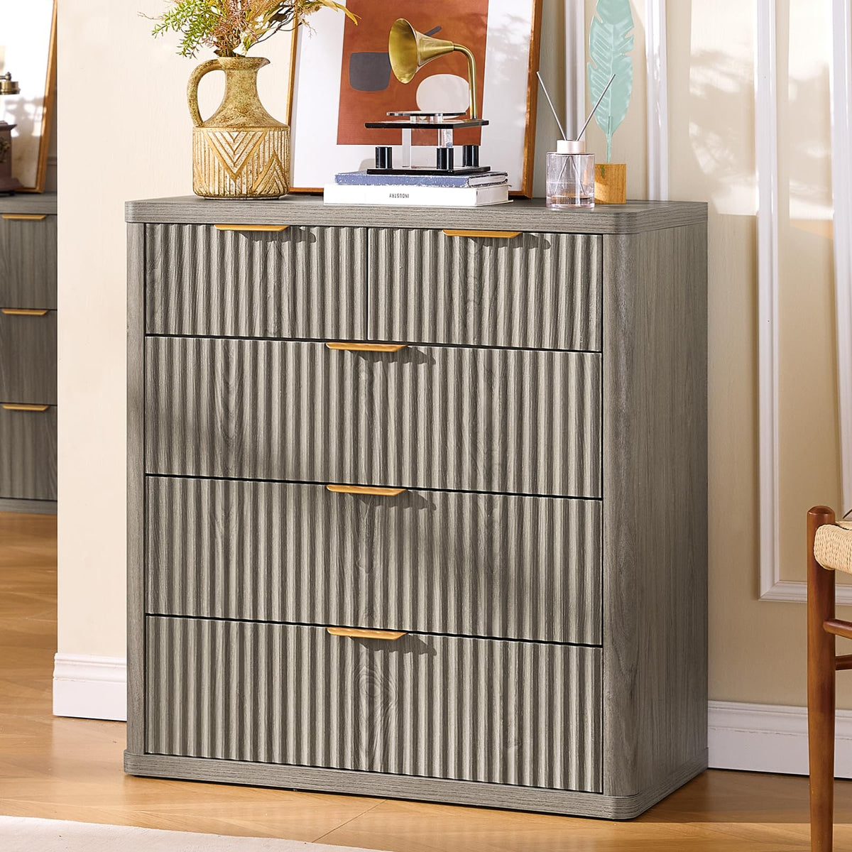 LEYAOYAO Fluted Three-Drawer Nightstand