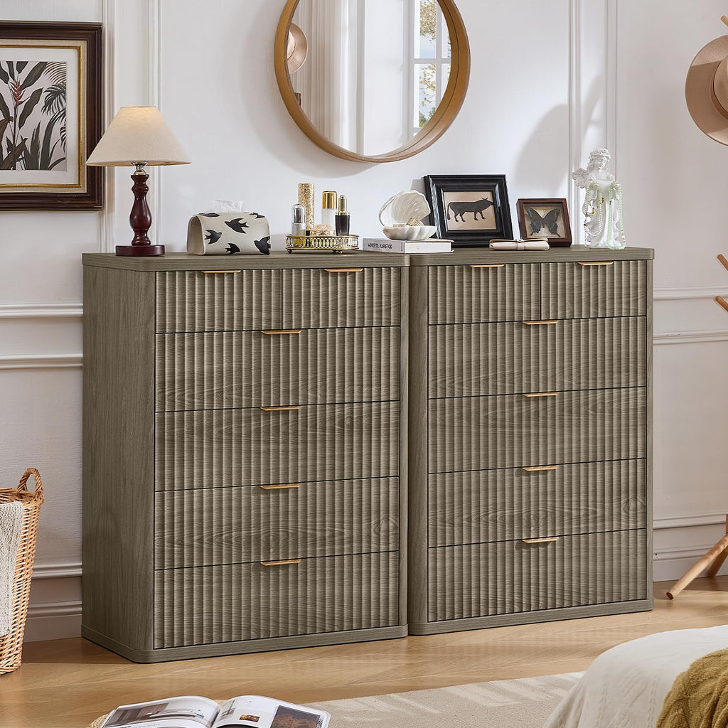LEYAOYAO Fluted Three-Drawer Nightstand