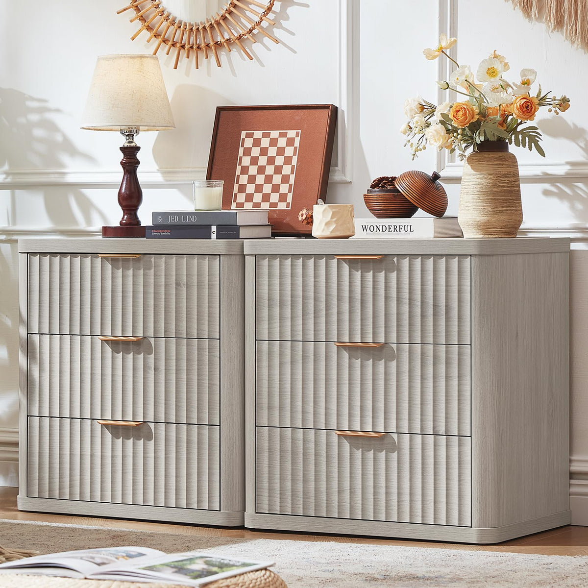 LEYAOYAO Fluted Three-Drawer Nightstand