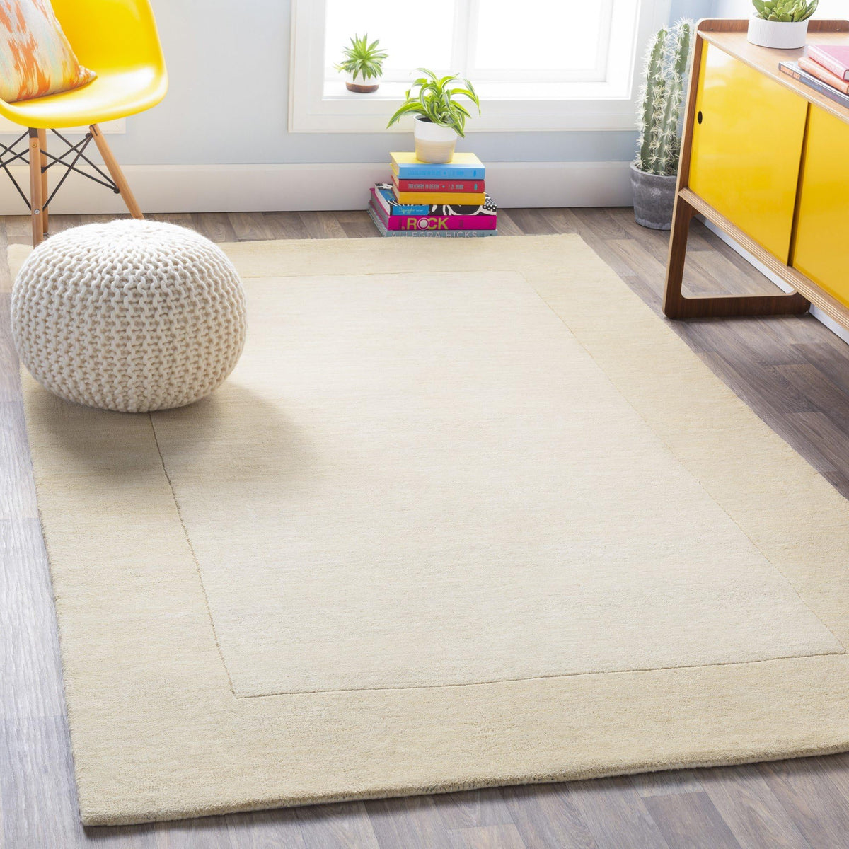 Casa Loom Hand-Tufted Wool Border Rug