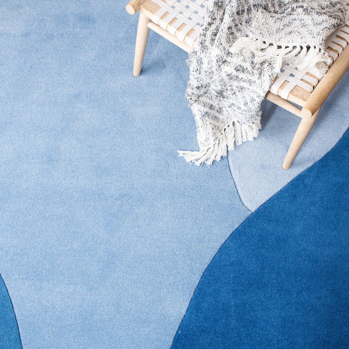 SAFAVIEH Fifth Avenue Wool Area Rug